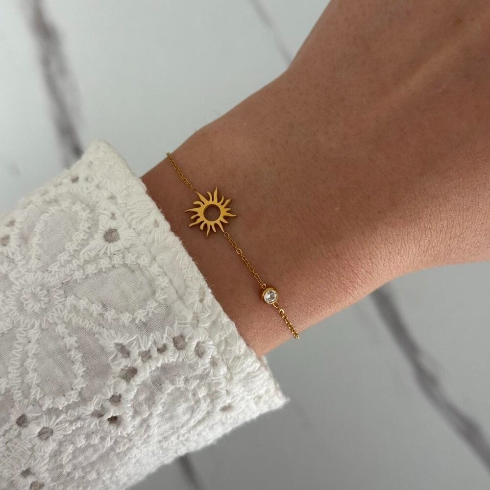 SKU:0225 gold bracelet sun zircon stone made of stainless steel + in a gift‎ box
